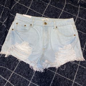 High rise distressed women’s shorts